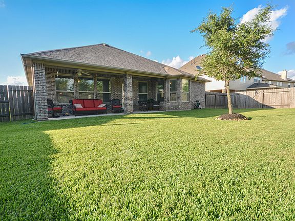 4th image of 1744 N Meridian Greens Dr