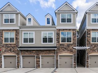 204 Welsh Pl #5204, Morris Plains, NJ 07950