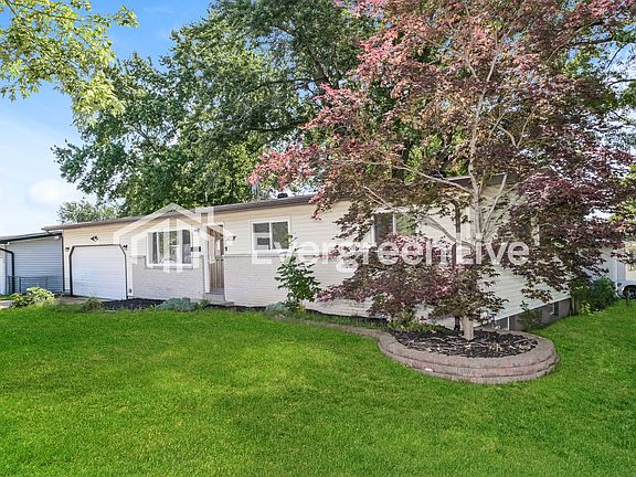 2nd image of 1520 Bluff Dr