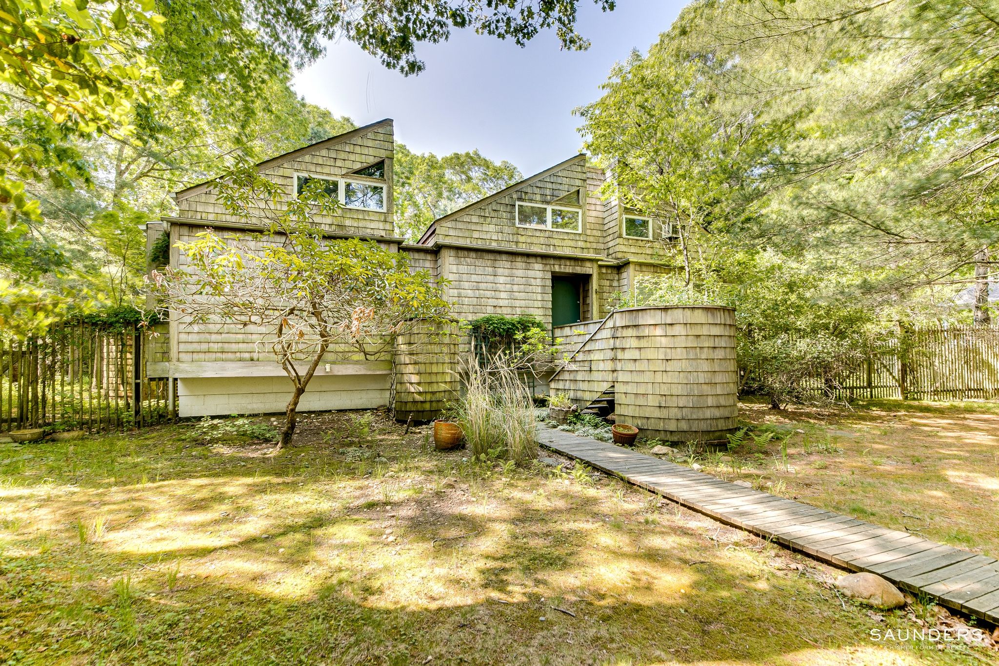 11 Heatherwood Ln, Amagansett, NY 11930 Out East