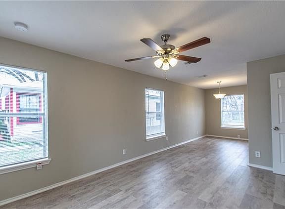 2nd image of 2539 Kathleen Ave