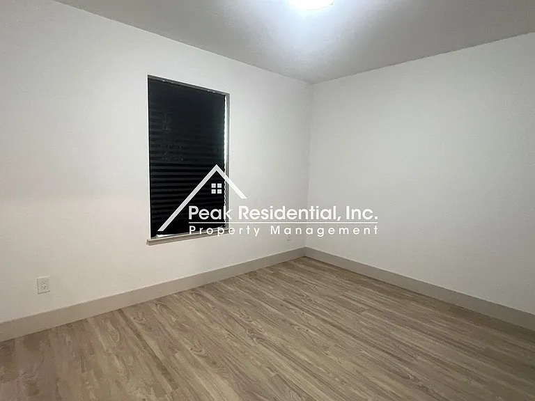 4867 V St — Photo 16