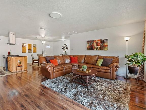 4th image of 9904 Woodshire Dr