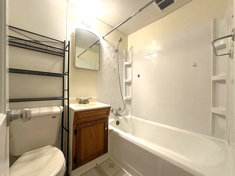 117 Birch St S #2 — Photo 9