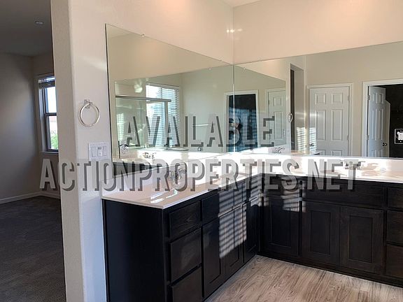 5th image of 2129 Malibu Pl