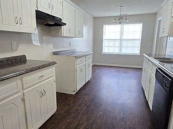 3rd image of 87 Sycamore Cir