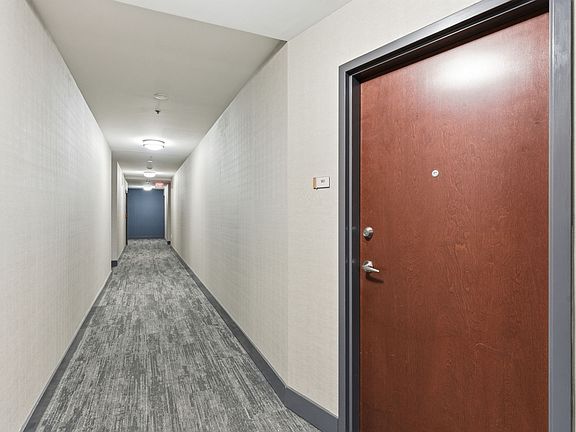3rd image of 301 Demonbreun St Unit 907