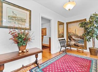 8 Evelyn Dr, Bristol, RI 02809