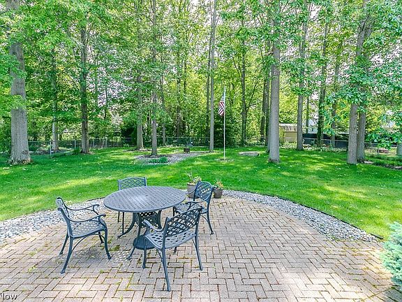 4th image of 1196 Dartmouth Dr