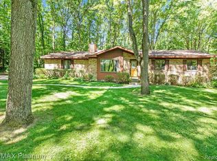 1866 Hidden Valley Rd, Howell, MI 48843