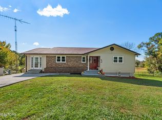2416 Cherokee Dr, Bean Station, TN 37708