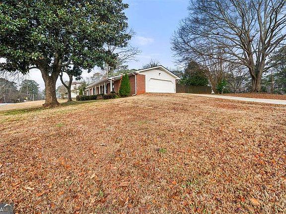 3rd image of 161 Deerwood Cir SE