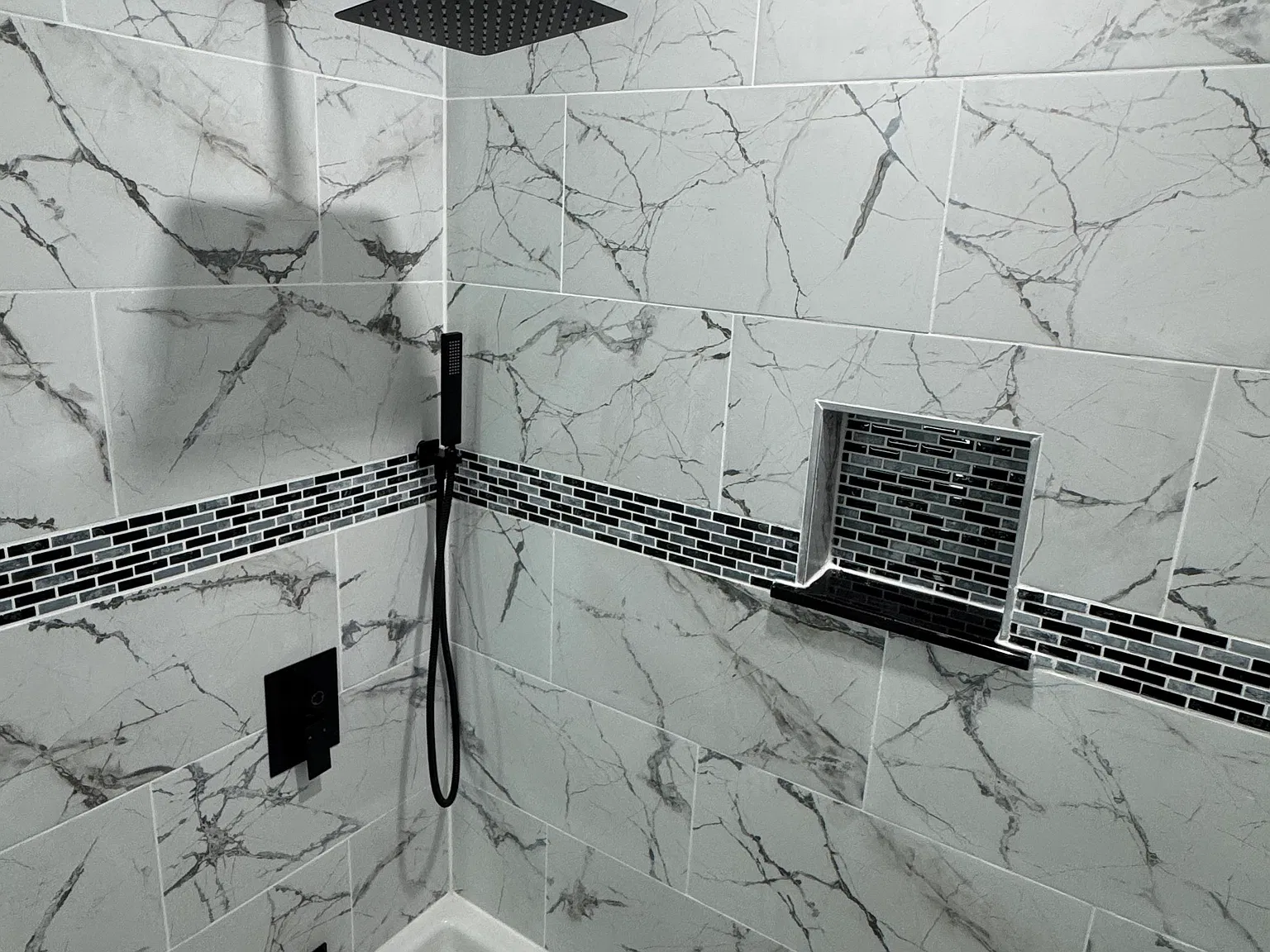 2 bed, 2300 sqft, $2,200 — Photo 3