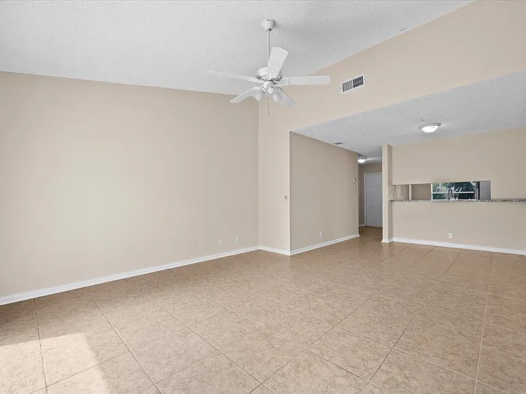 144 Deerfield Ct — Photo 10