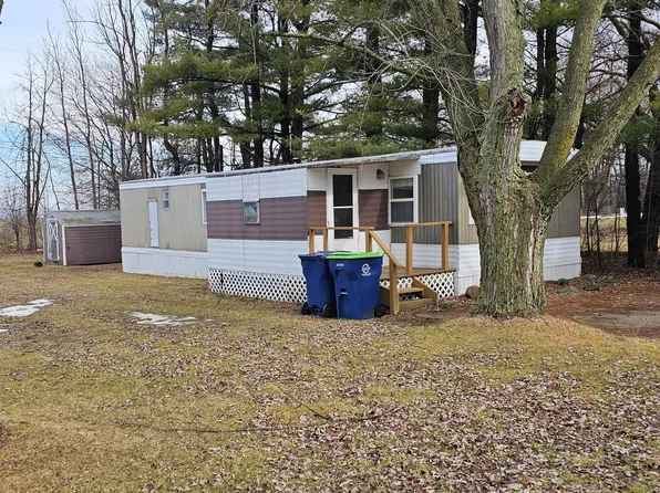 8299 E Olive Rd, Wheeler, MI 48662