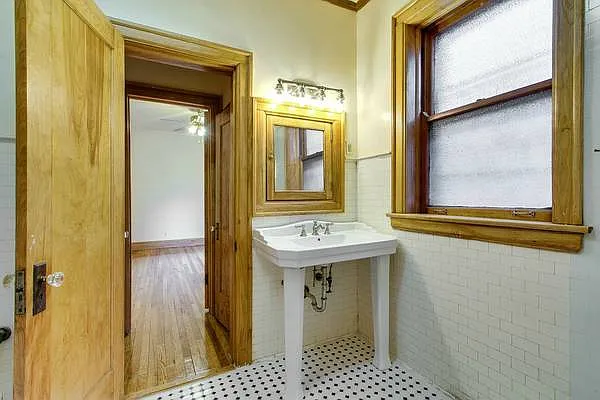 1350 E Hyde Park Blvd #2E — Photo 10