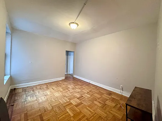 Rented by Smart NY Realty LLC | media 5