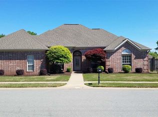4022 Evergreen Dr, Benton, AR 72015
