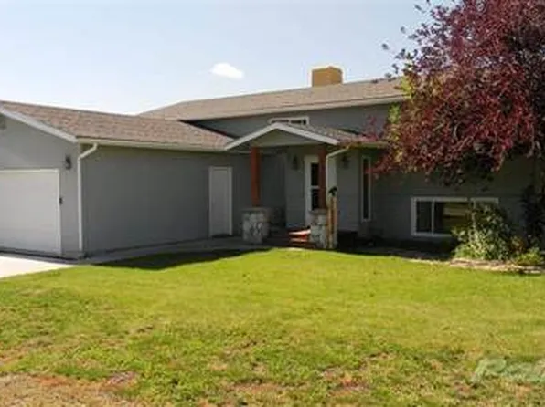 61 Eagle Rd, Riverton, WY 82501