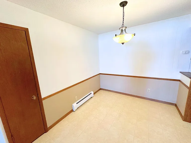 100 Park Lane Dr #1 — Photo 3