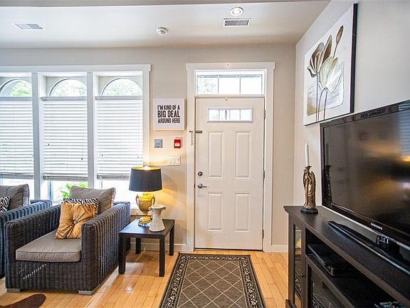 3rd image of 49 Ontario St #14
