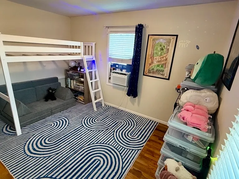 2nd bedroom - older child