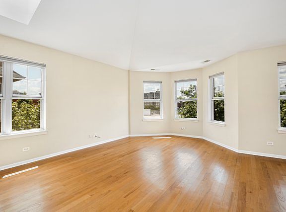 4th image of 1103 N Crosby St #41-C