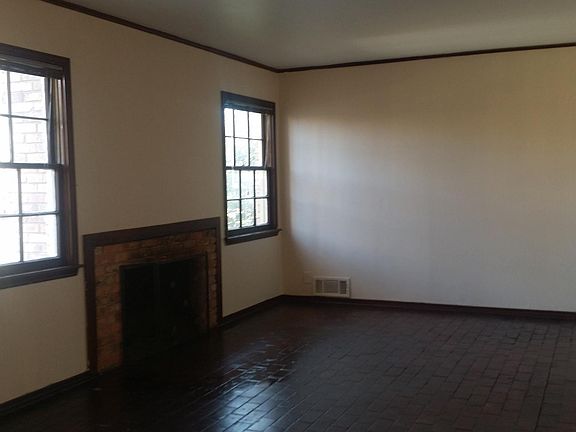 3rd image of 7947 Habersham Ln #2