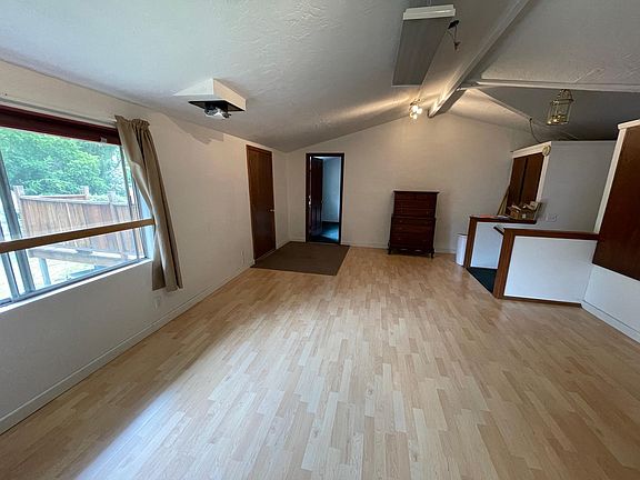 2nd image of 686 Sunrise Ave #2