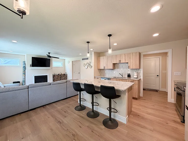 300 Waterwheel Dr — Photo 6