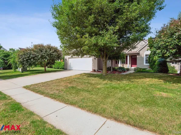 107 Harvest Dr, Clinton, MI 49236