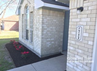 712 Meadow View Dr, Leander, TX 78641