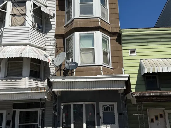 33 W Spruce St, Mahanoy City, PA 17948