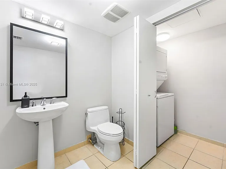 16699 Collins Ave #2810 — Photo 9