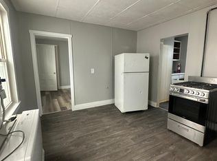 377 Manchester St APT 3, Manchester, NH 03103