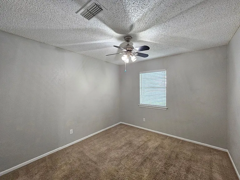2301 Zinnia Ct — Photo 19