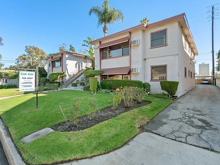 4460 Ensign Ave. — Photo 14