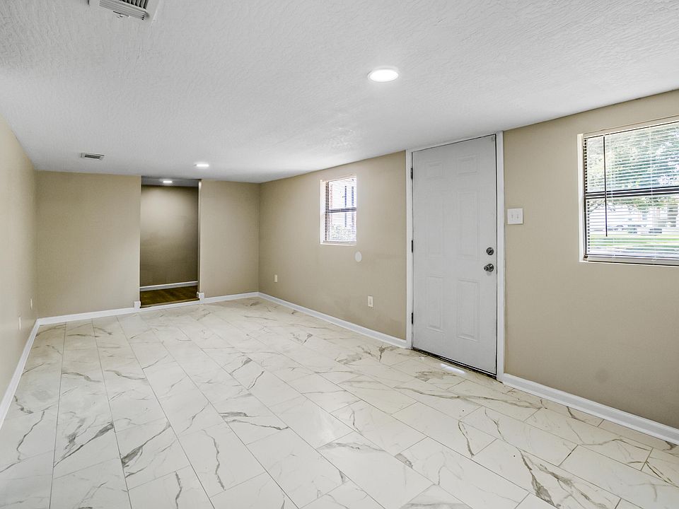 1st image of 408 S 10th Ave