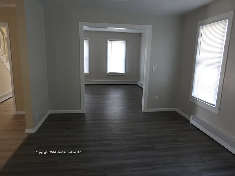18 Pine St — Photo 8