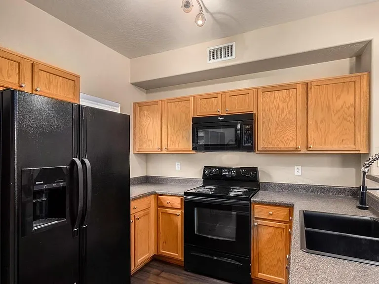 900 W Aspen Way — Photo 10