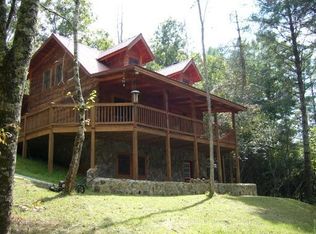 35 Falcon Cir, Ellijay, GA 30540