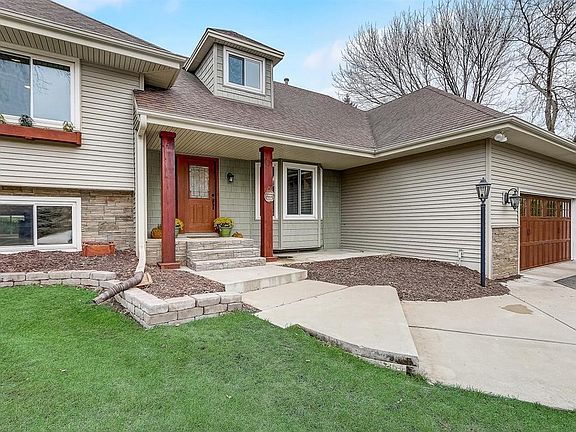 4th image of 5910 Oakview Ln N