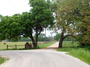 7380 Hummingbird Rd, Brenham, TX 77833