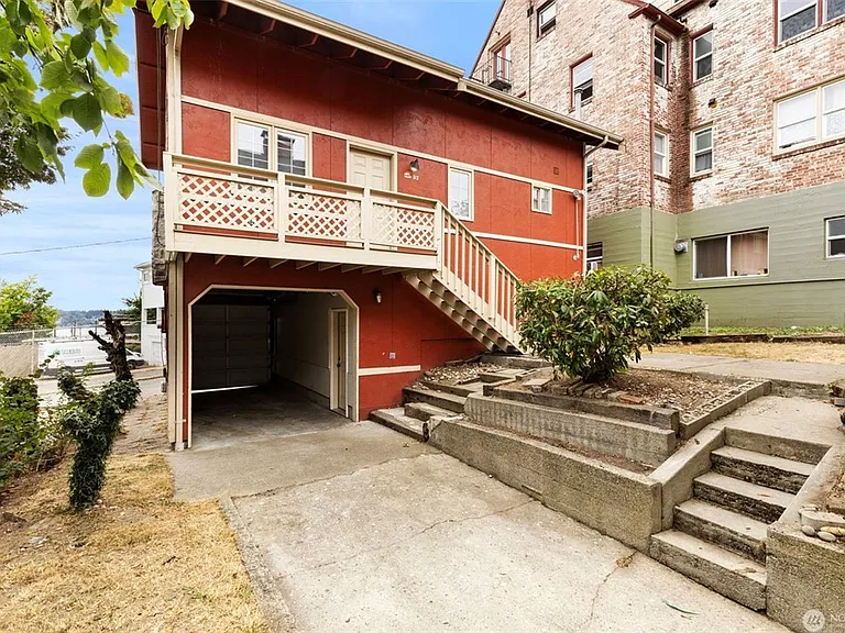 1225 1/2 Gregory Way — Photo 2