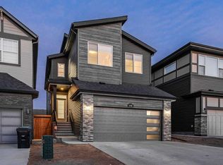 178 SE Sage Bluff Dr NW, Calgary, AB T3R1W2