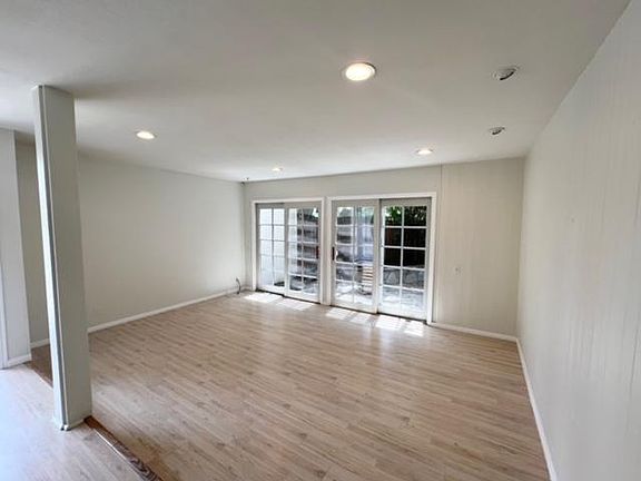 3rd image of 3077 Saddleback Ct