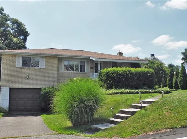 585 Moray Ln, Greenock, PA 15047