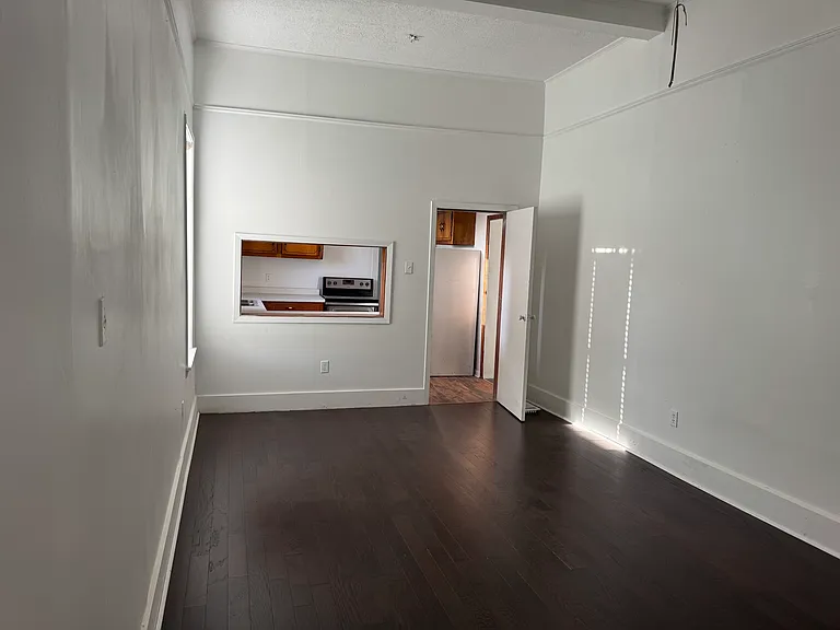 1215 W Magnolia St — Photo 1