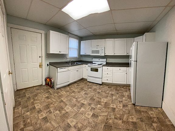 Main Floor Kitchen