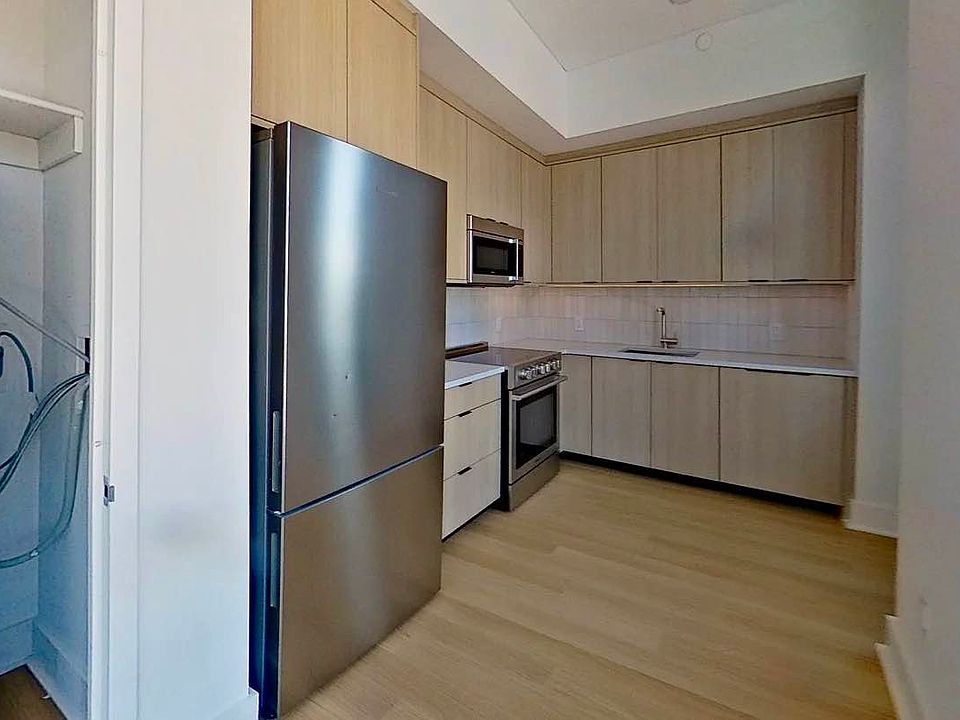 2nd image of 490 President St #8